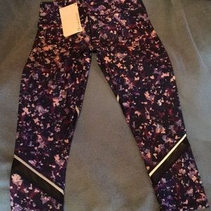 Women’s Fabletics capris